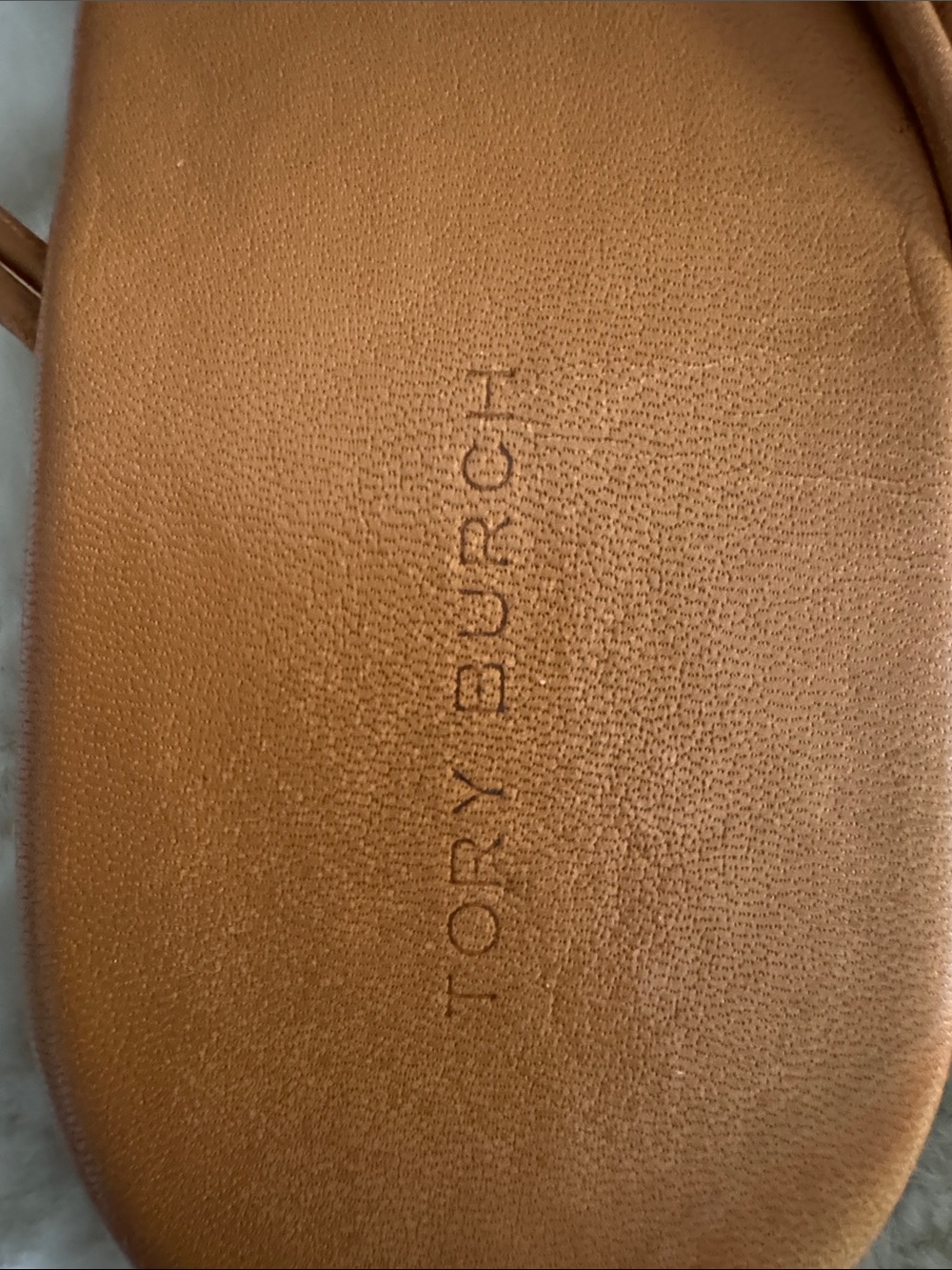 Tory Burch Brown Leather Thong Sandals with Gold Disc - Picture 12 of 12